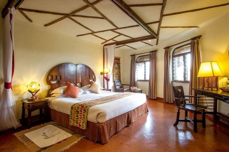 ; Serengeti Serena Safari Lodge